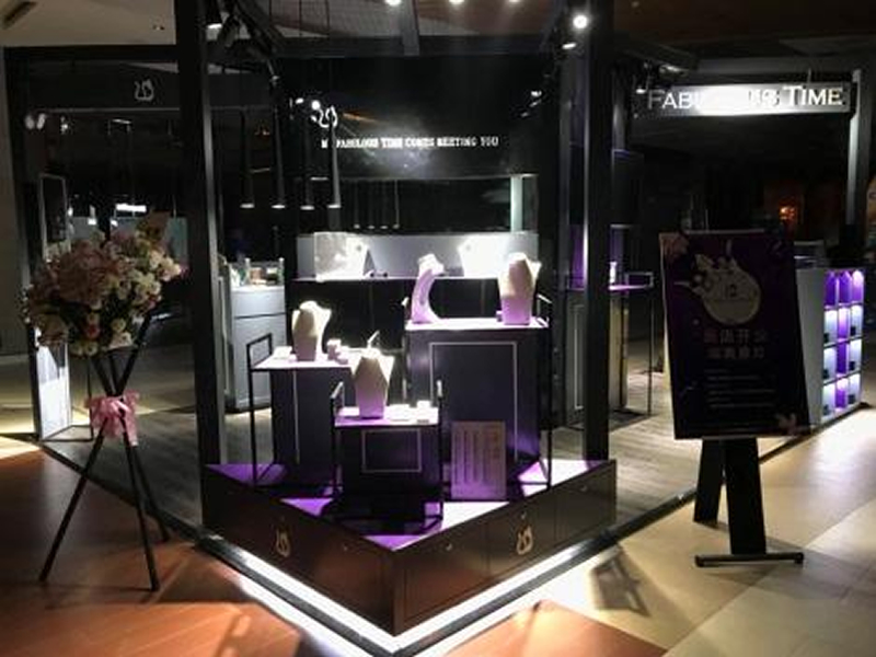 商業(yè)展柜設(shè)計(jì)制作:融合美學(xué)與功能的商業(yè)藝術(shù)